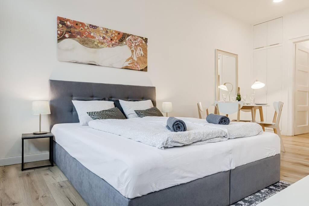 Studio Mala Strana - Prague Historical Center Экстерьер фото